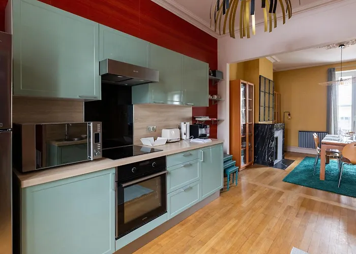 Retraite Elegante A Avec 3 Spacieuses - Fr-1-584-342 Нанси